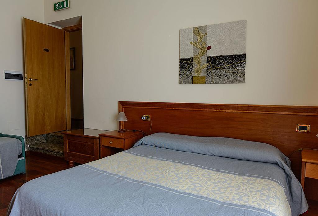 Hotel Del Corso SantʼAntìoco Extérieur photo