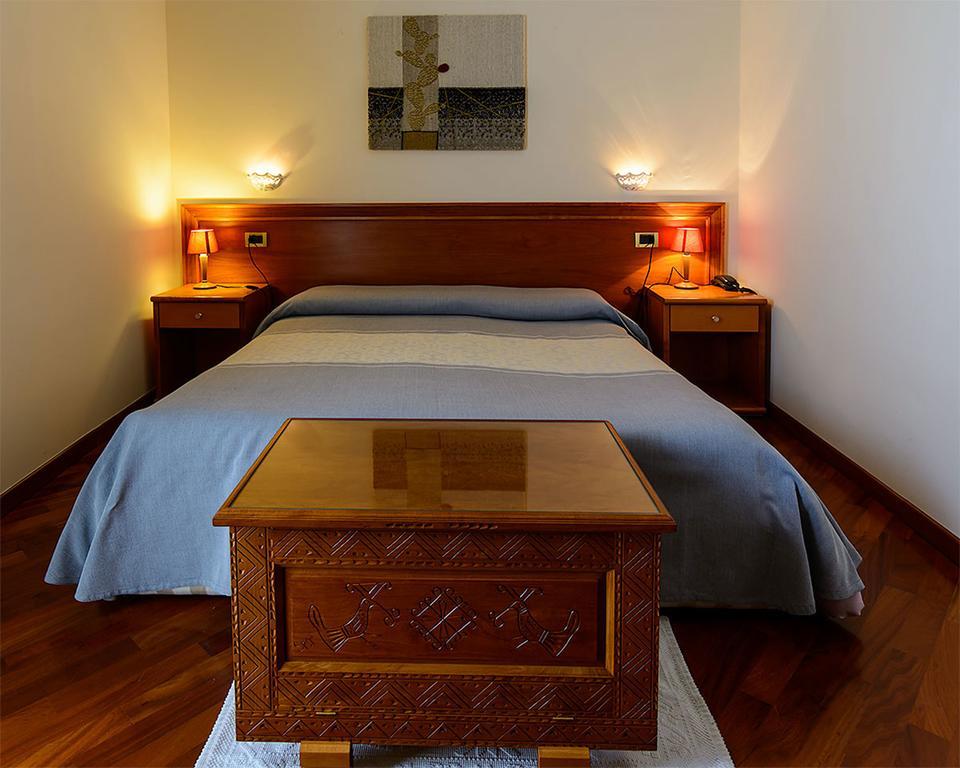 Hotel Del Corso SantʼAntìoco Extérieur photo