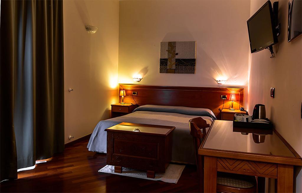 Hotel Del Corso SantʼAntìoco Extérieur photo
