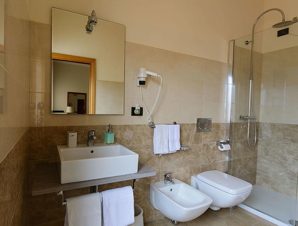 Hotel Del Corso SantʼAntìoco Extérieur photo